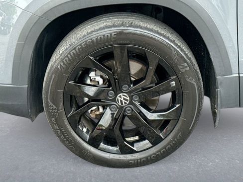 Used 2022 Volkswagen Taos SE AWD/4WD image 18