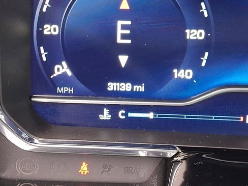 Used 2022 Chevrolet Silverado 1500 LT Trail Boss w/ Convenience Package II image 21