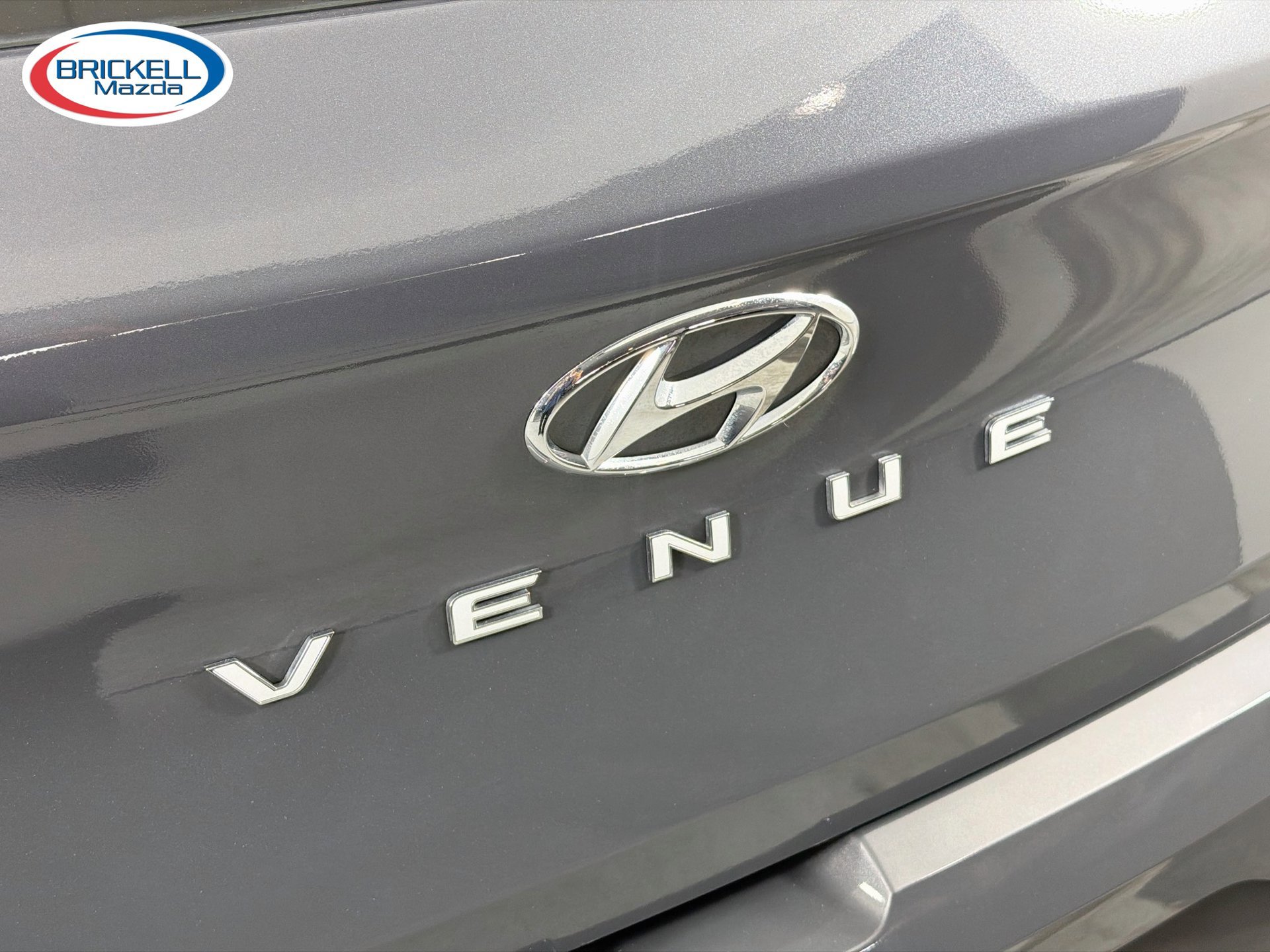 Used 2024 Hyundai Venue Limited FWD image 11