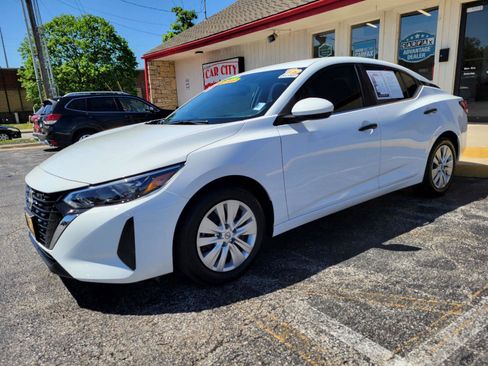 Used 2025 Nissan Sentra S FWD image 3
