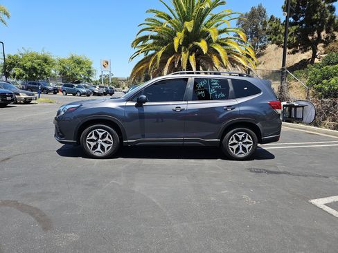 Certified 2023 Subaru Forester Premium AWD/4WD image 4