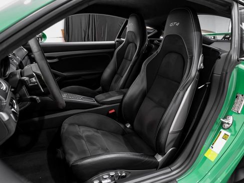 Used 2022 Porsche 718 Cayman GT4 RWD image 28