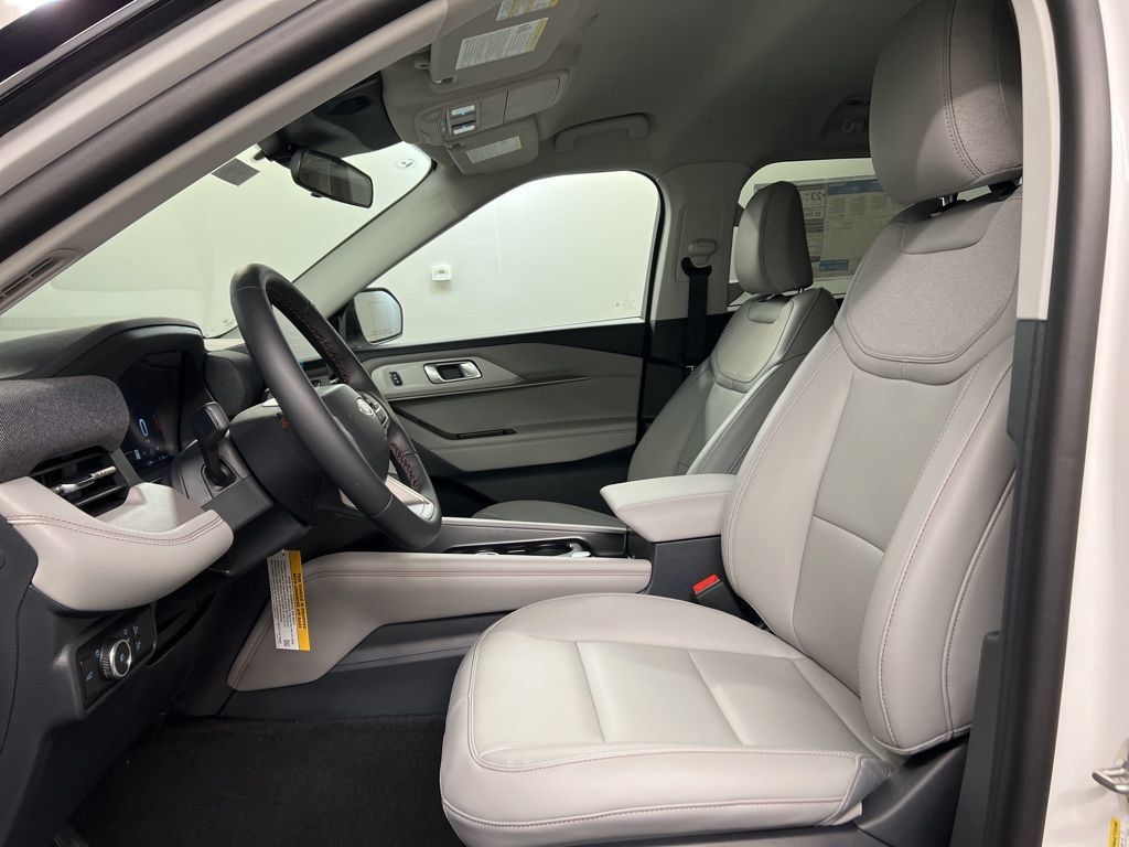 New 2026 Ford Explorer Active w/ Active Comfort Package AWD/4WD image 24