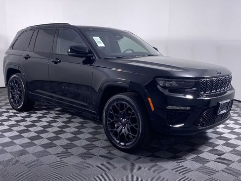 Used 2025 Jeep Grand Cherokee Summit w/ Obsidian Package image 22