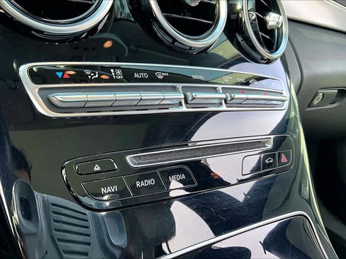 Used 2015 Mercedes-Benz C 300 Sedan image 34