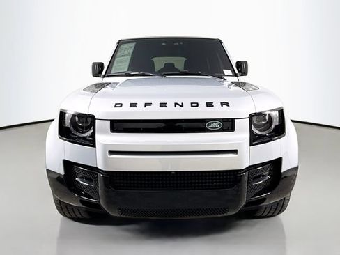 Used 2024 Land Rover Defender 110 X-Dynamic SE AWD/4WD image 2