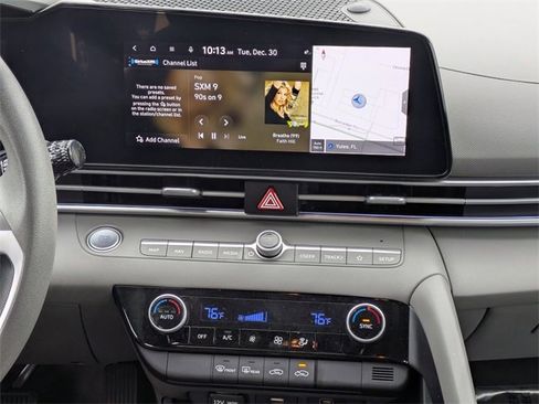 Used 2024 Hyundai Elantra SEL image 18