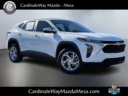 Used 2024 Chevrolet Trax LS w/ LS Convenience Package image 1