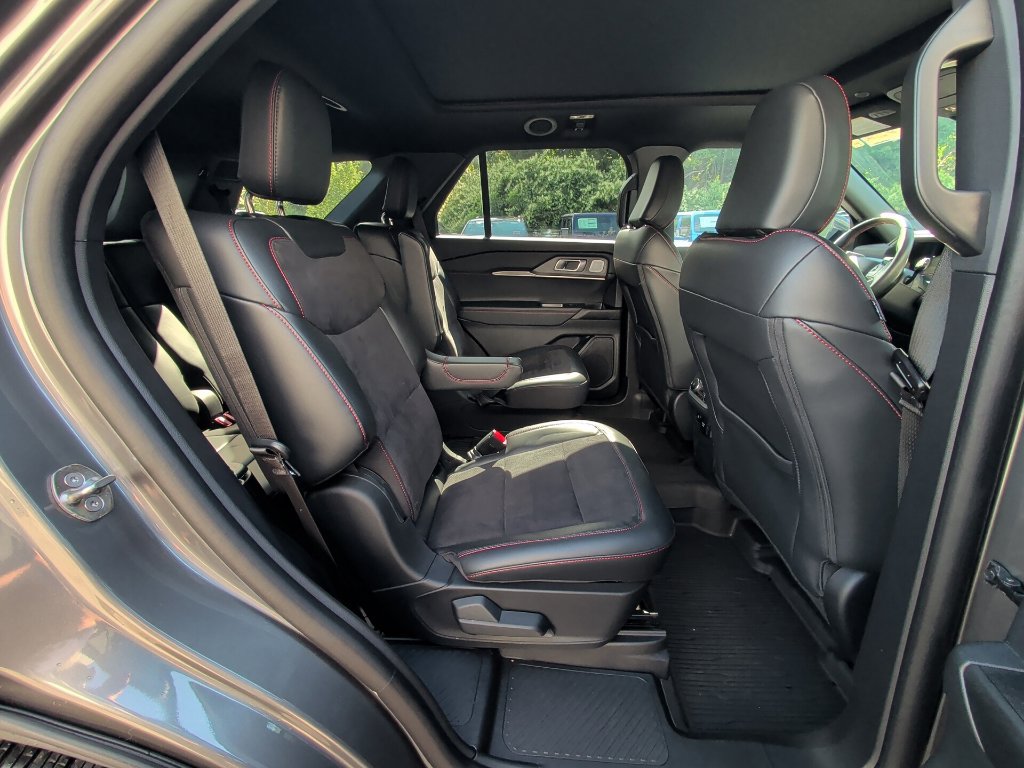 Used 2025 Ford Explorer ST w/ Sun And Sound Package AWD/4WD image 18