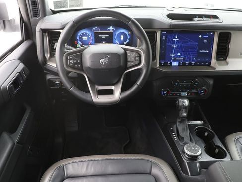 Used 2025 Ford Bronco Outer Banks image 13