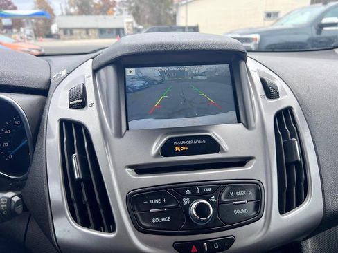 Used 2018 Ford Transit Connect XLT image 19