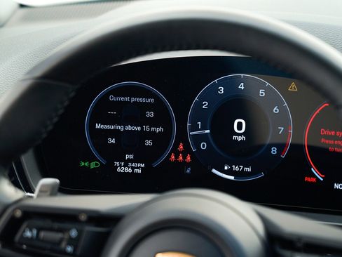 Used 2025 Porsche Cayenne S image 19