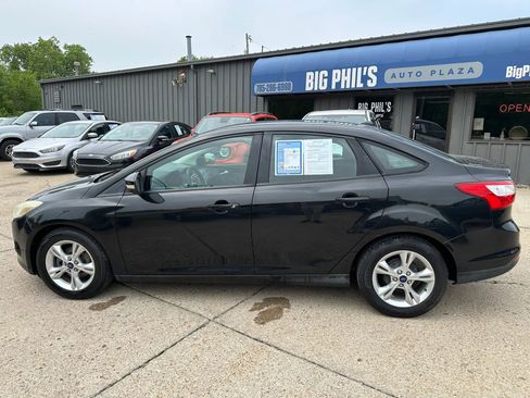 Used 2013 Ford Focus SE w/ SE Winter Pkg FWD image 4