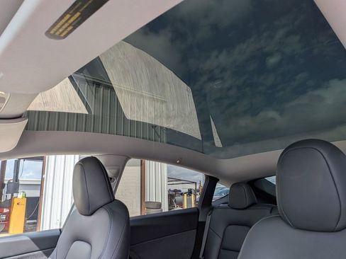 Used 2023 Tesla Model Y Long Range image 17