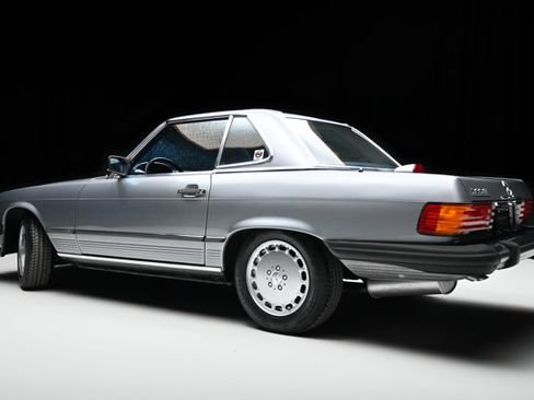 Used 1987 Mercedes-Benz 560 SL image 45