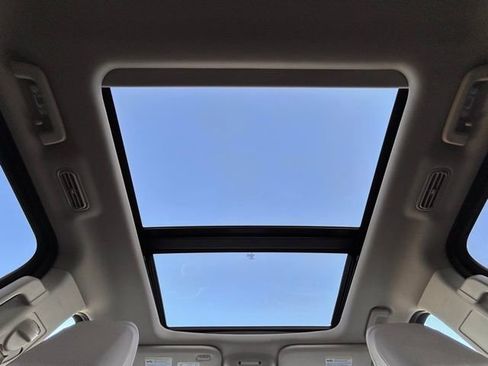 Used 2024 Ford Expedition Limited image 12