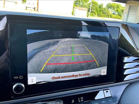 Used 2025 Toyota Camry SE w/ Convenience Package FWD image 14