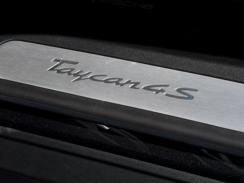 Used 2020 Porsche Taycan 4S AWD/4WD image 31