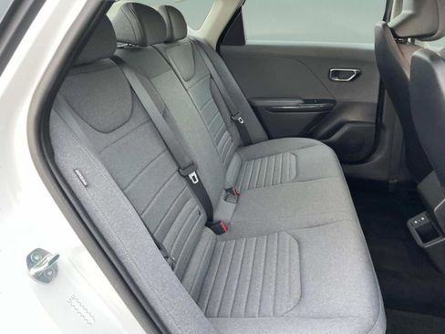 Used 2025 Kia K4 EX FWD image 23