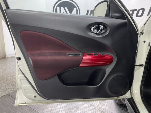 Used 2011 Nissan Juke SL AWD/4WD image 15