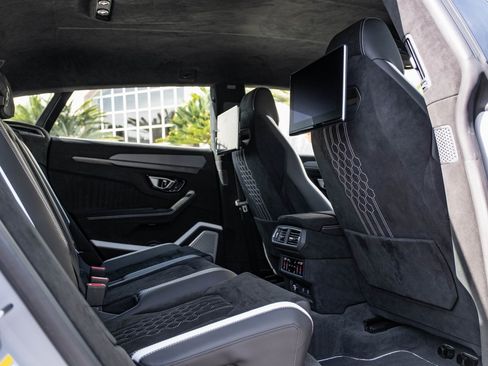 Used 2024 Lamborghini Urus Performante image 30