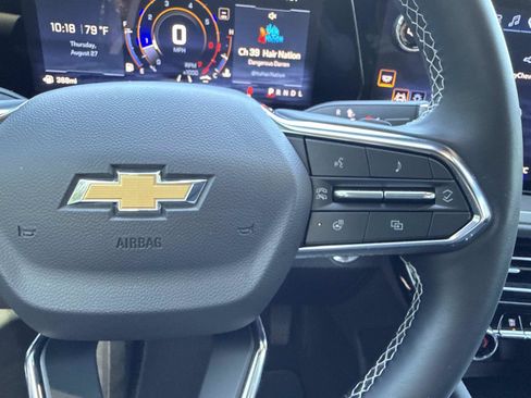 Used 2026 Chevrolet Traverse LT w/ Driver Confidence Package FWD image 17