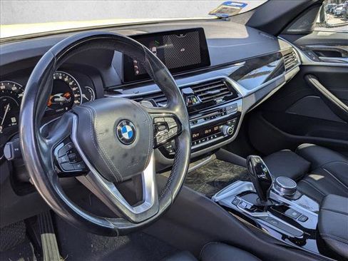 Used 2019 BMW 530e w/ Convenience Package image 10