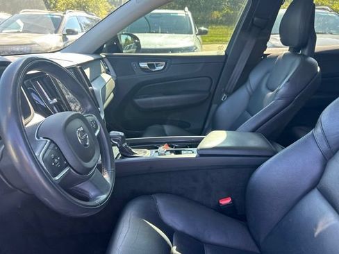 Used 2018 Volvo XC60 T6 Momentum w/ Convenience Package AWD/4WD image 11