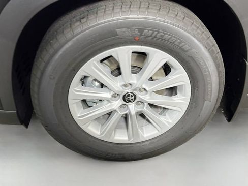 New 2026 Toyota Grand Highlander FWD image 11