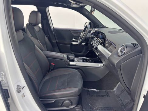 Used 2022 Mercedes-Benz GLB 250 image 15