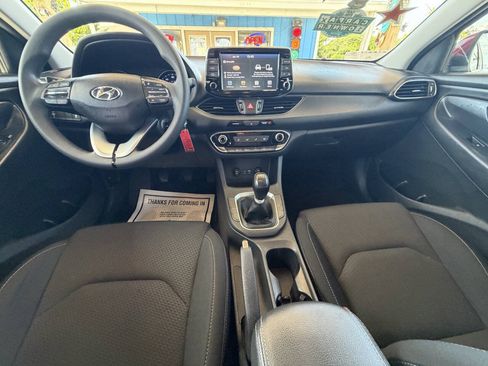Used 2018 Hyundai Elantra GT FWD image 14