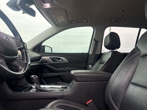 Used 2020 Chevrolet Traverse RS w/ LPO, Floor Liner Package image 36