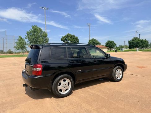 Used 2006 Toyota Highlander Limited AWD/4WD image 31