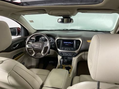 Used 2017 GMC Acadia Denali w/ Technology Package FWD image 16