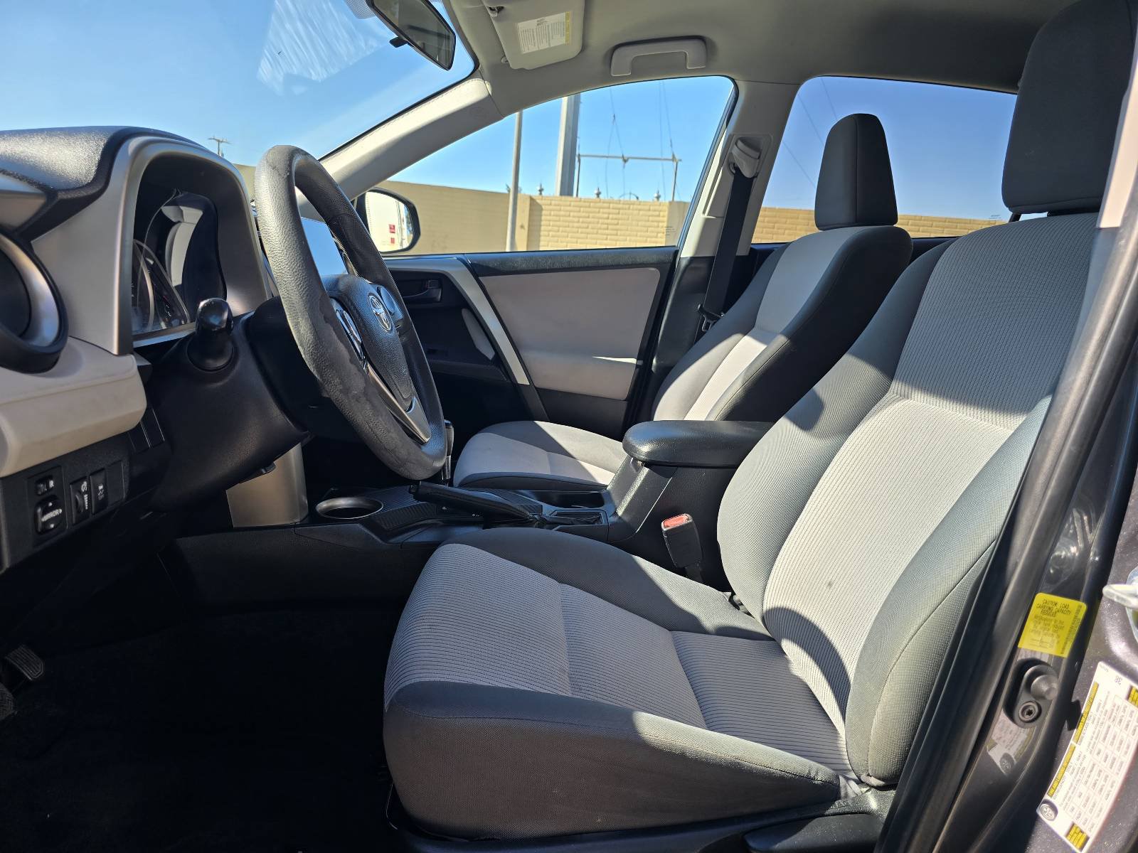 Used 2015 Toyota RAV4 LE FWD image 7
