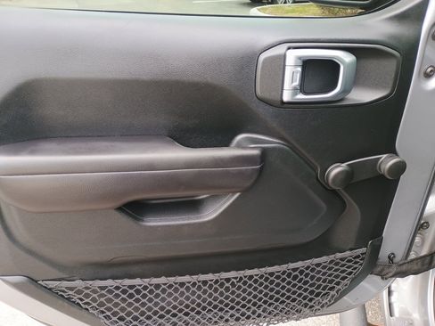 Used 2018 Jeep Wrangler Unlimited Sport image 10