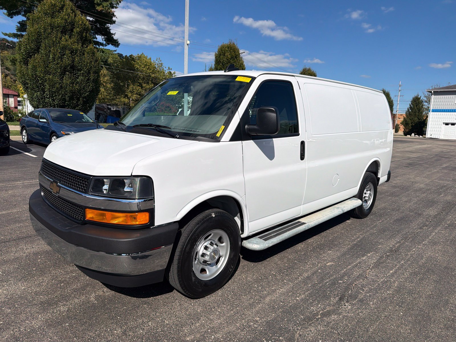 Used 2025 Chevrolet Express 2500 w/ Driver Convenience Package RWD image 9