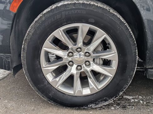 Used 2021 Chevrolet Tahoe Premier w/ Premium Package image 13