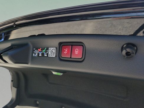 Used 2026 Mercedes-Benz C 300 Sedan image 6