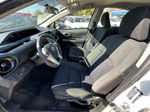 Used 2016 Toyota Prius C Two image 10