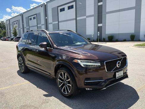 Used 2018 Volvo XC90 T5 Momentum w/ Convenience Package FWD image 3