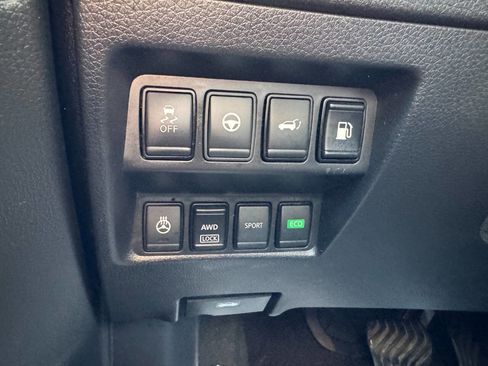 Used 2019 Nissan Rogue SL w/ Premium Package image 49