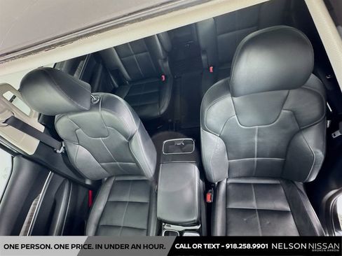 Used 2024 Kia Telluride EX w/ EX Captain's Chair Package FWD image 22