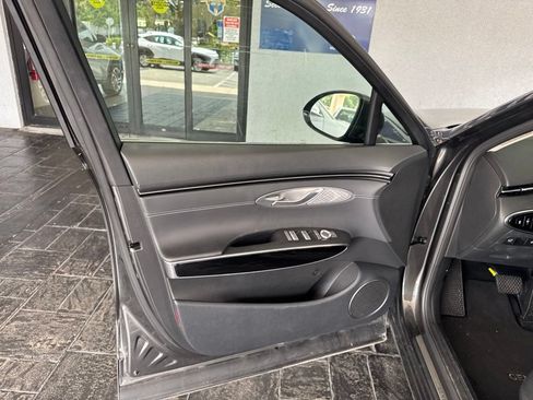 Used 2025 Genesis GV70 2.5T AWD/4WD image 26