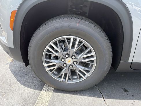New 2026 Chevrolet Traverse LT FWD image 11