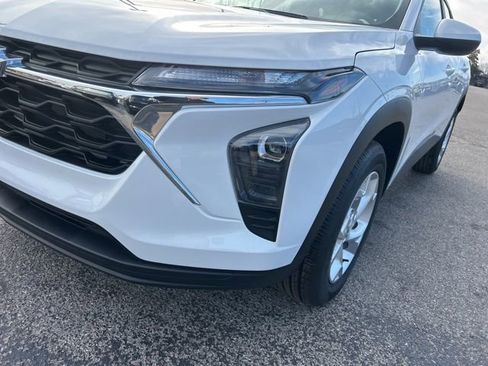 New 2026 Chevrolet Trax LS w/ LS Convenience Package image 9