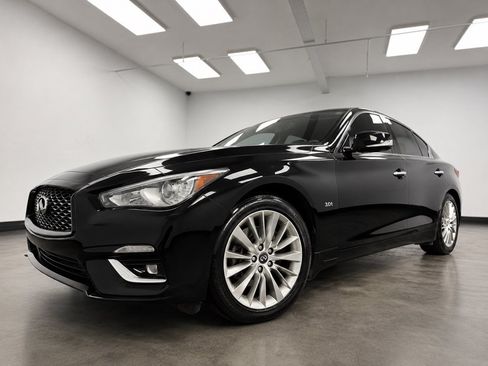 Used 2019 INFINITI Q50 Luxe RWD image 2