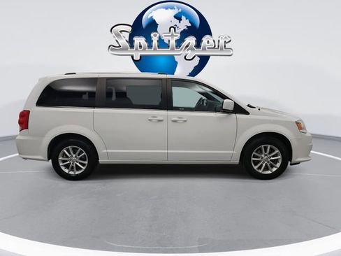 Used 2019 Dodge Grand Caravan SXT w/ Driver Convenience Group image 11