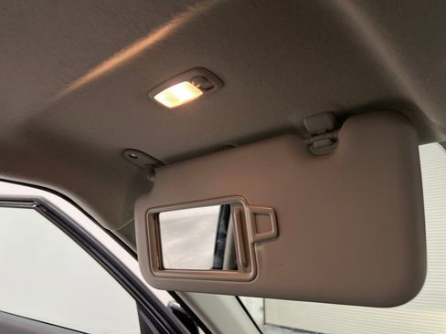 Used 2025 Hyundai Venue SEL image 53