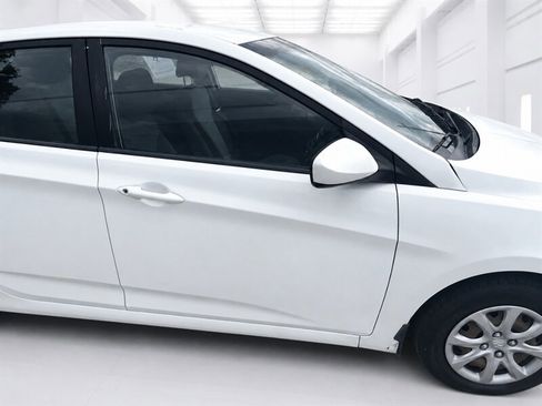 Used 2012 Hyundai Accent GS FWD image 19